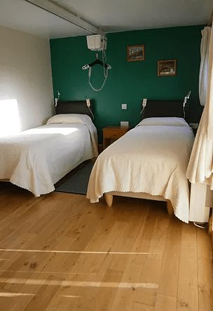 CHuC_org_uk's tweet photo. #SelfCatering places with a #CeilingHoist
A Little Bit of Heaven #StVeep #Cornwall

More info on #CHuC website https://t.co/zLykW1KGF4 https://t.co/2L49QMTkm2