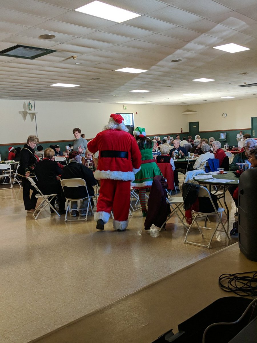 7thDistOpt's tweet photo. #Santa in the house! @OptimistOrg https://t.co/d82DbVEAhs