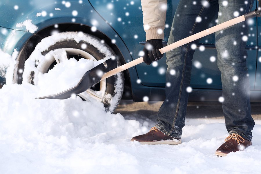 SuperiorAutoMN's tweet image. Winter Kit Tip: Be prepared for large amounts of snow by carrying a shovel in your trunk. You’ll thank us later!
#winterdriving #tips #winterkit #twincities #superiorservicecenter