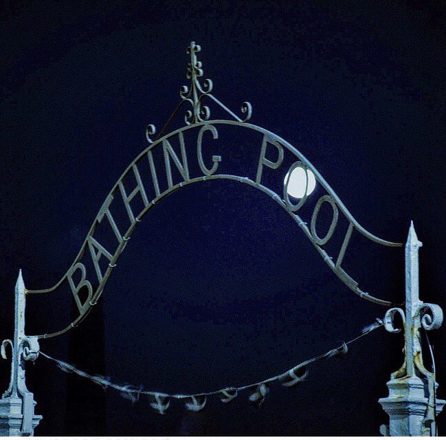 TonicoftheSea's tweet image. Perfect timing 👌@JubileePoolPZ #ChristmasEveEve #bathingpool #penzance