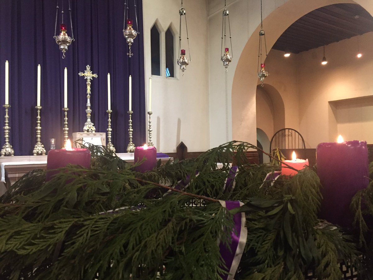 amycpooh's tweet image. Celebrating the last day of Advent with all four Advent candles lit. #Advent2018