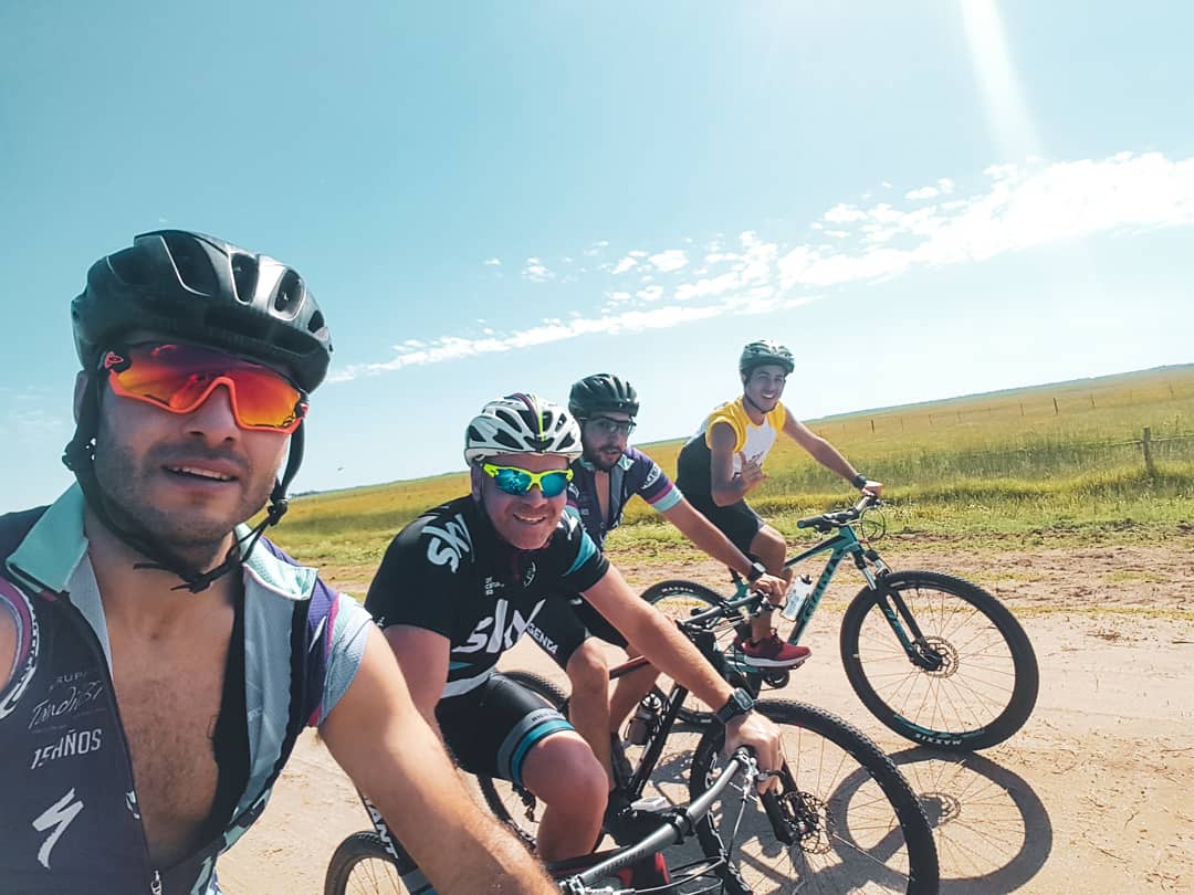 PForgit's tweet image. Mañana de Entrenamiento 🚴 para #TeamBordenave, uno de los últimos del año y esperando a Papá Noel 😍. @GPSmundo @cube_bikes