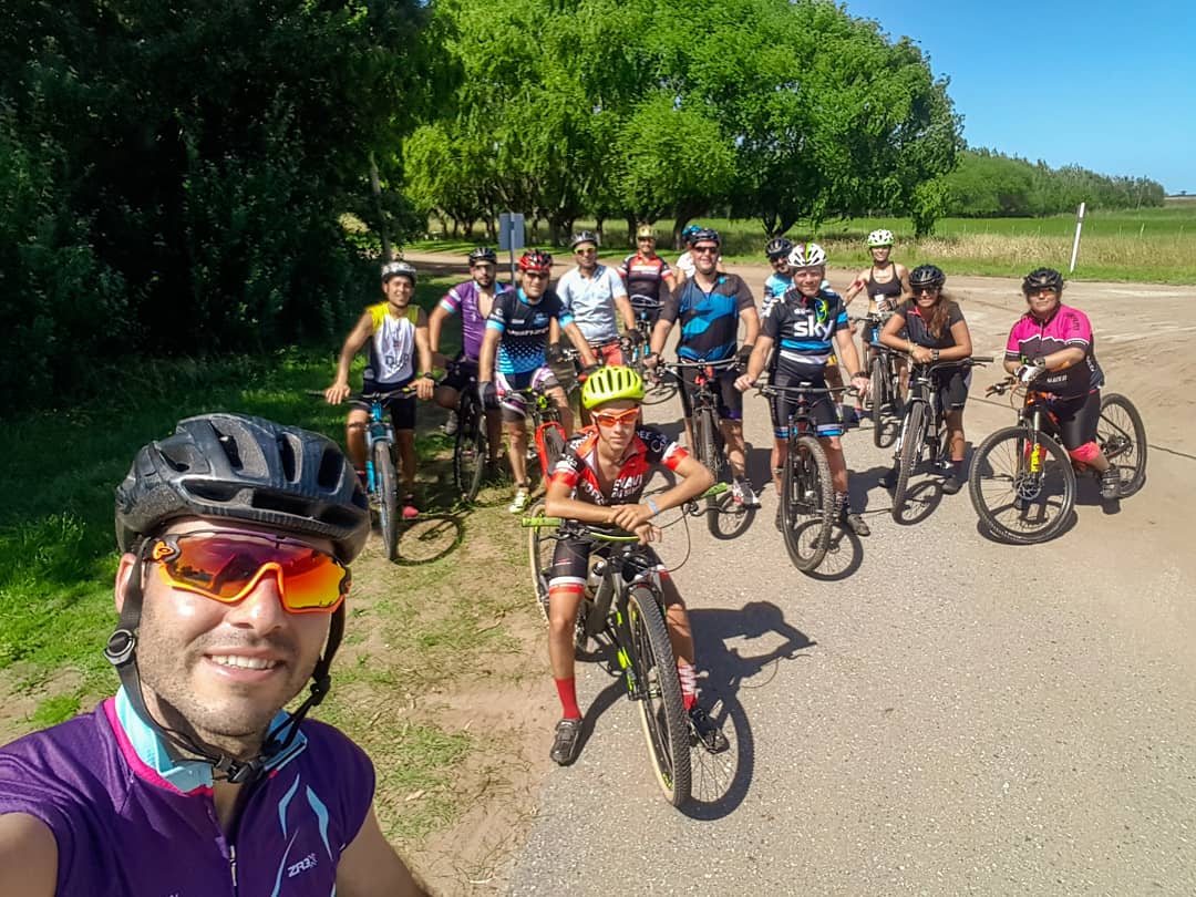 PForgit's tweet image. Mañana de Entrenamiento 🚴 para #TeamBordenave, uno de los últimos del año y esperando a Papá Noel 😍. @GPSmundo @cube_bikes