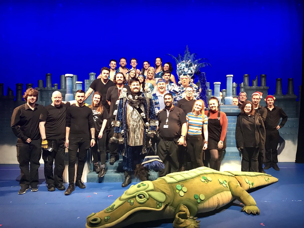 MattRevellGriff's tweet photo. The Peter Pan Company 2018 @Shone_Ltd @EchoArena @MarkLabbett @RadioCityLeanne @hollyellisonx #peterpan #pantomime #shoneproductions https://t.co/LHVYdE16hG