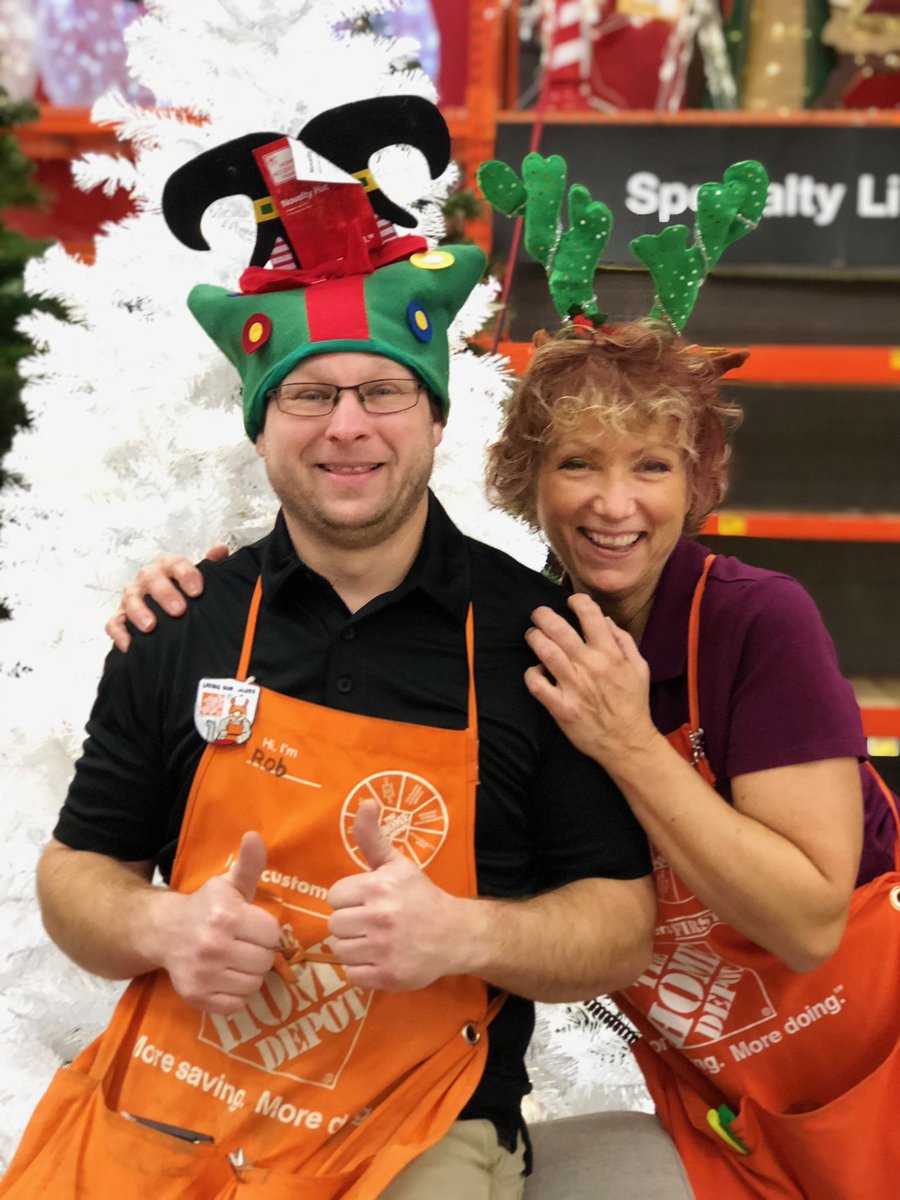 jenscibs's tweet photo. On the 11th day of Christmas team 2751 had fun showing their holiday spirit! #MWDEC2018 @DepotHowell @SheenaG80827119 @aethibodeau @NKnudstrup @JulieGiattino https://t.co/JvMcYQ49VA