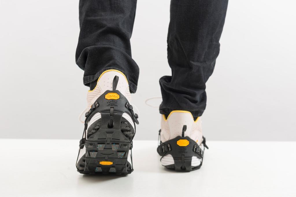 vibram's tweet photo. Wet ice is one of the worst condition to walk on, with some easy steps the #VibramArcticGrip technology will make you walk and feel safer on it. Improve your grip with #PortablePerformanceSole! https://t.co/EaUoj1I7fb