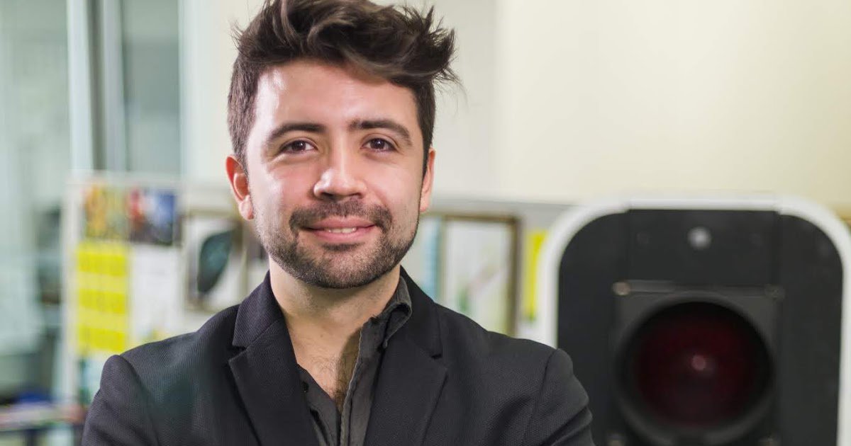 Guest Post: Alejandro Davila on Augmented Reality Books - Enchanting the Reading Experience for Young Readers dlvr.it/QvDf7M