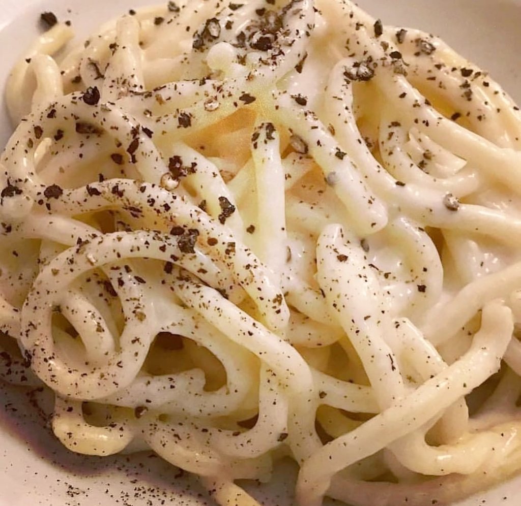 FoodPornLife_'s tweet photo. @aromalosteria's cacio e pepe ❤️
#Food #foodporn #foodie #dinner #dinnertime #delicious #deliciousfood #pasta #cacioepepe #foodblog #foodpic #yummy #yum #gourmet https://t.co/OaZYLAhoK7