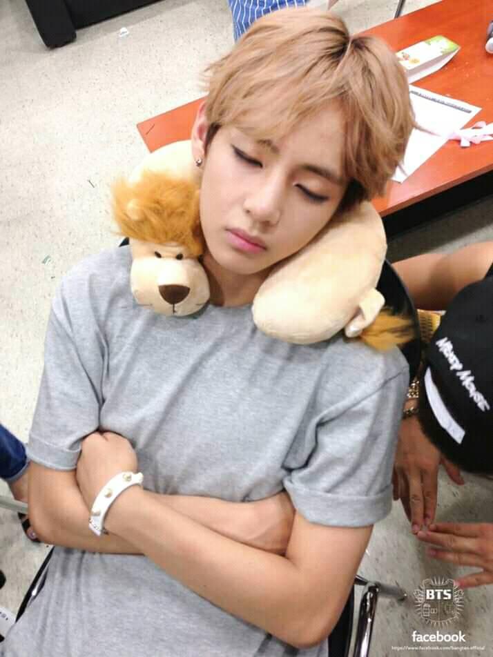 jiminmilktae's tweet photo. its almost our KIM TAE HYUNGs birthday !!! wwWhHhAaatttSsss TthhhEee HHaAaSsshHhtTtaAaGgG???
#KImTaehyung #BTSV #BTStaehyung #BTS #V #BTSFetus
@BTS_twt https://t.co/TaPBTl5gal