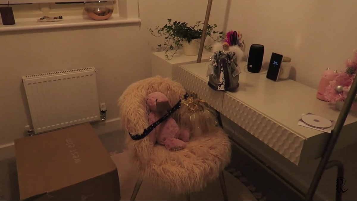 001Vyer's tweet photo. @RoseEllenDix @Roxetera that was the fuckin best finale vlogmas I seen!! 🤣🤣Yall make me laugh so much it hurts and I fuckin wuvs! Thank you for an amazing Vlogmas Roses luv you babes 2 the moon &amp; back ❤❤😍😍😘😘🤗🤗👭🌈🌈 https://t.co/5Hj5YBykWo