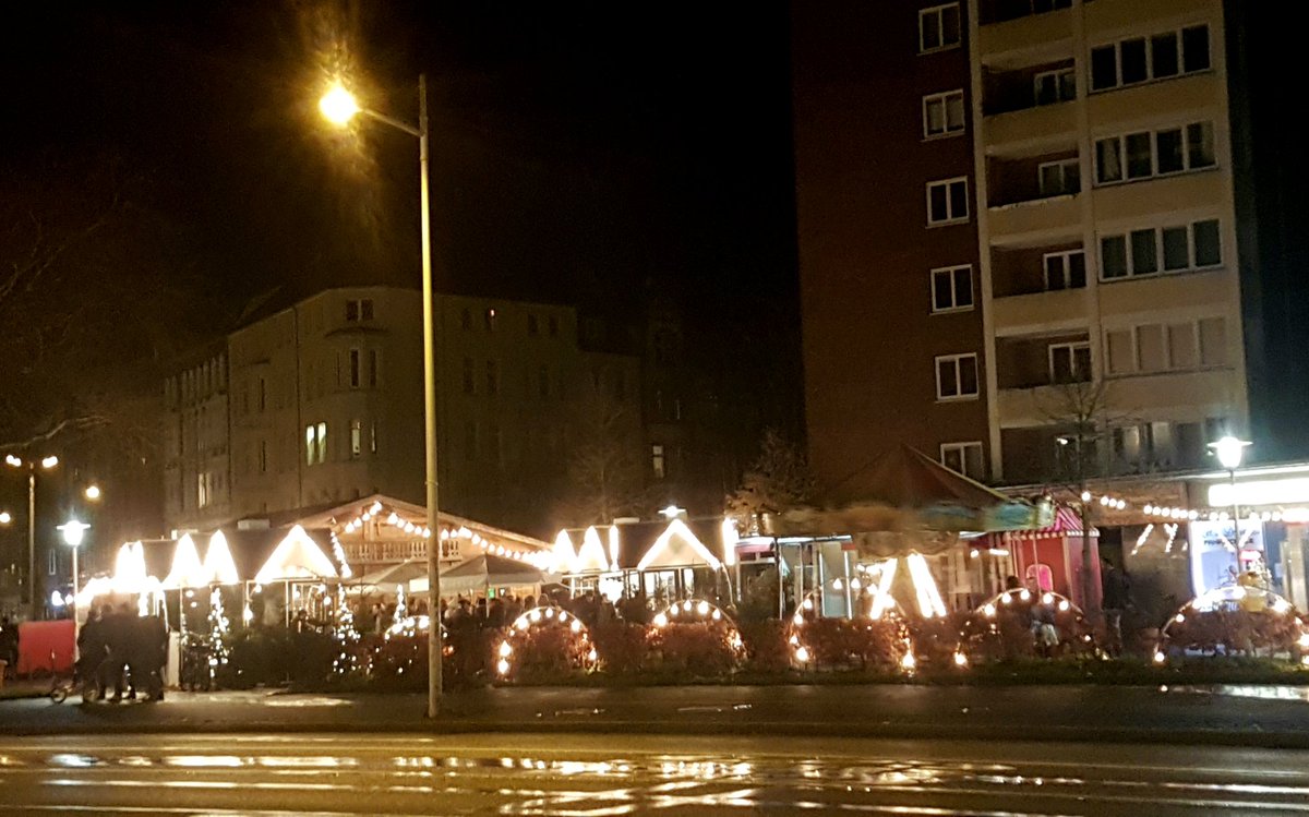 JAclouds's tweet photo. Christmas all over in the streets...🎄🤩✌ #December #Dec23th  #Christmas #ThePhotoHour #Weihnachten @ajsg @countryboots126 @_JoClarke @enjoyscooking @cloudymamma @luketaplin42 @donder1969 @Antiss69 @EarthandClouds2 @engelchenmandy @wiesnmichi @Macinnesplant 🎄🤩✌ https://t.co/90rBxiaBDv