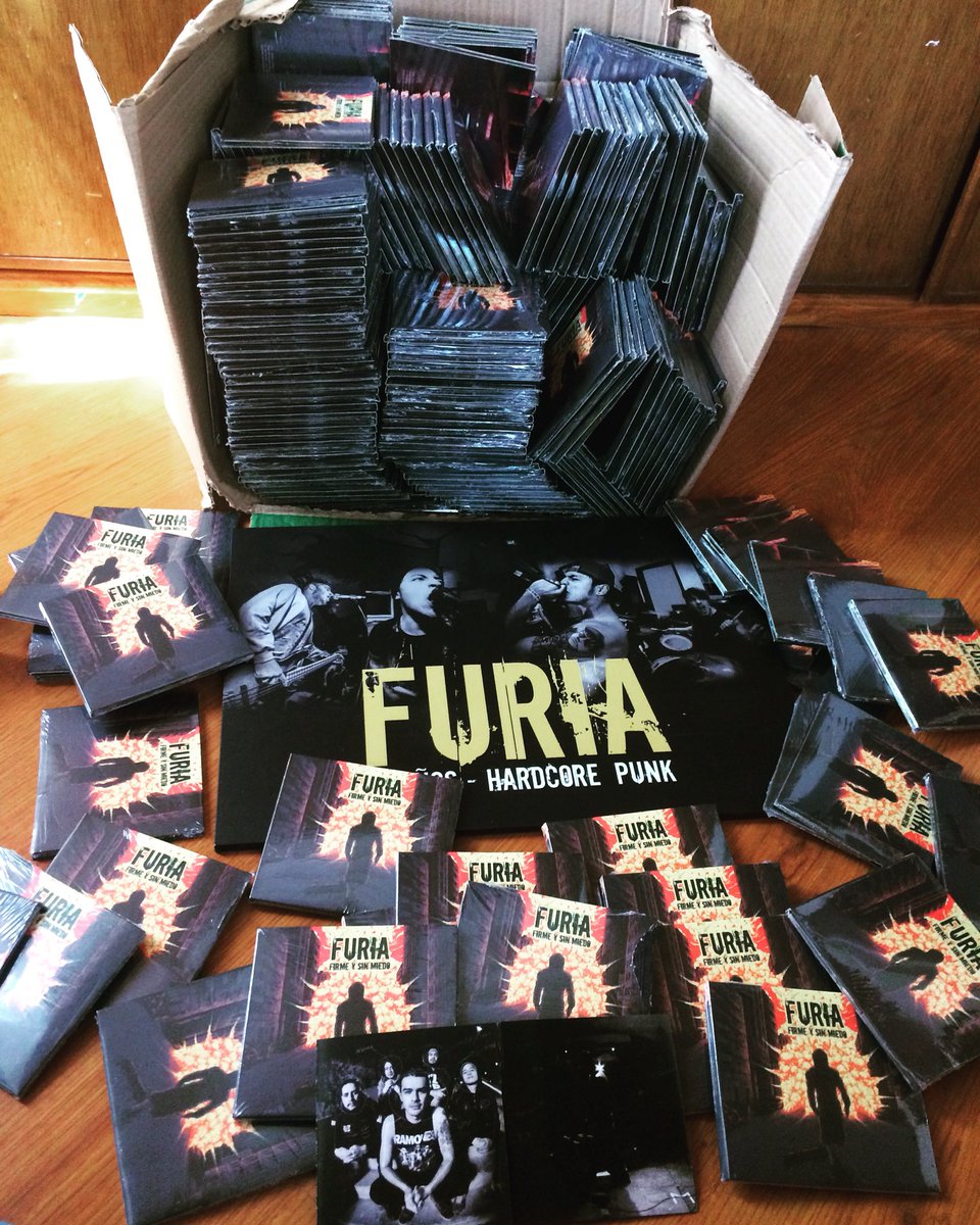 ChrisDemolisher's tweet photo. Que Hubo amistades!! Nuestro Nuevo Disco FIRME Y SIN MIEDO llegó!!!! Y Esta Disponible en Físico! Próximamente fecha de Lanzamiento! 👊🏼🔥 MUCHAS A GRACIAS A TODOS POR SU APOYO!
@FuriaHC
#hardcorecolombia https://t.co/x37jduX5Mv