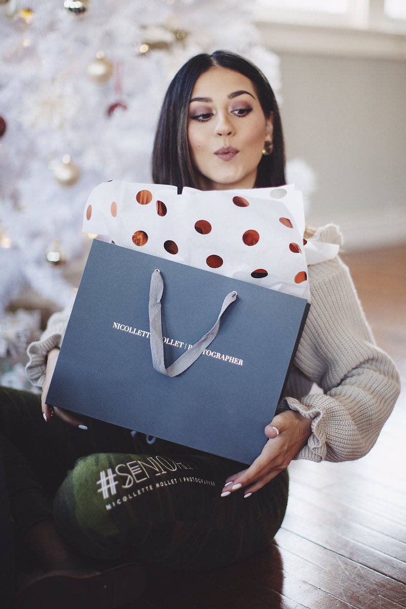 SeniorsByNico's tweet photo. Sending off some #goodies to some #lucky #seniors before #Christmas time with the fam.. I #love you all, thank you for making what I do so worthwhile. Beyond #blessed and #grateful 😘 #newpost on the #blog 💋📸: @sydneysneed https://t.co/yD3e3AilIC
