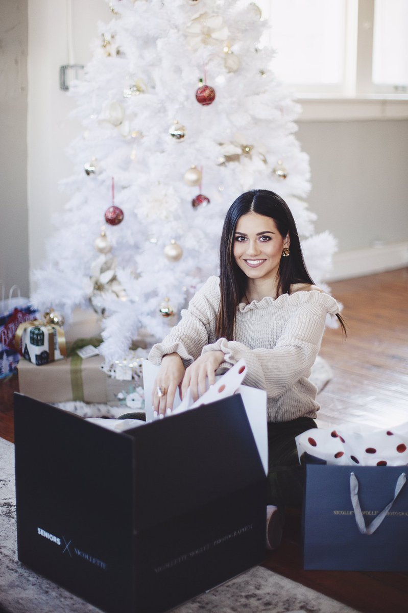 SeniorsByNico's tweet photo. Sending off some #goodies to some #lucky #seniors before #Christmas time with the fam.. I #love you all, thank you for making what I do so worthwhile. Beyond #blessed and #grateful 😘 #newpost on the #blog 💋📸: @sydneysneed https://t.co/yD3e3AilIC