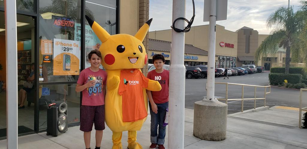 gusito714's tweet image. Pickachu is back in town at RMwireless corona giving toys to our kids  @noreen_vip @CGuzmanVIP @Alicia_SPG @LMJoseToro  thanks to vip and spg