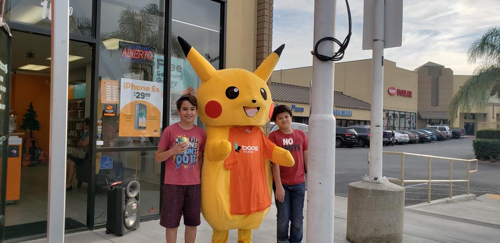 gusito714's tweet image. Pickachu is back in town at RMwireless corona giving toys to our kids  @noreen_vip @CGuzmanVIP @Alicia_SPG @LMJoseToro  thanks to vip and spg