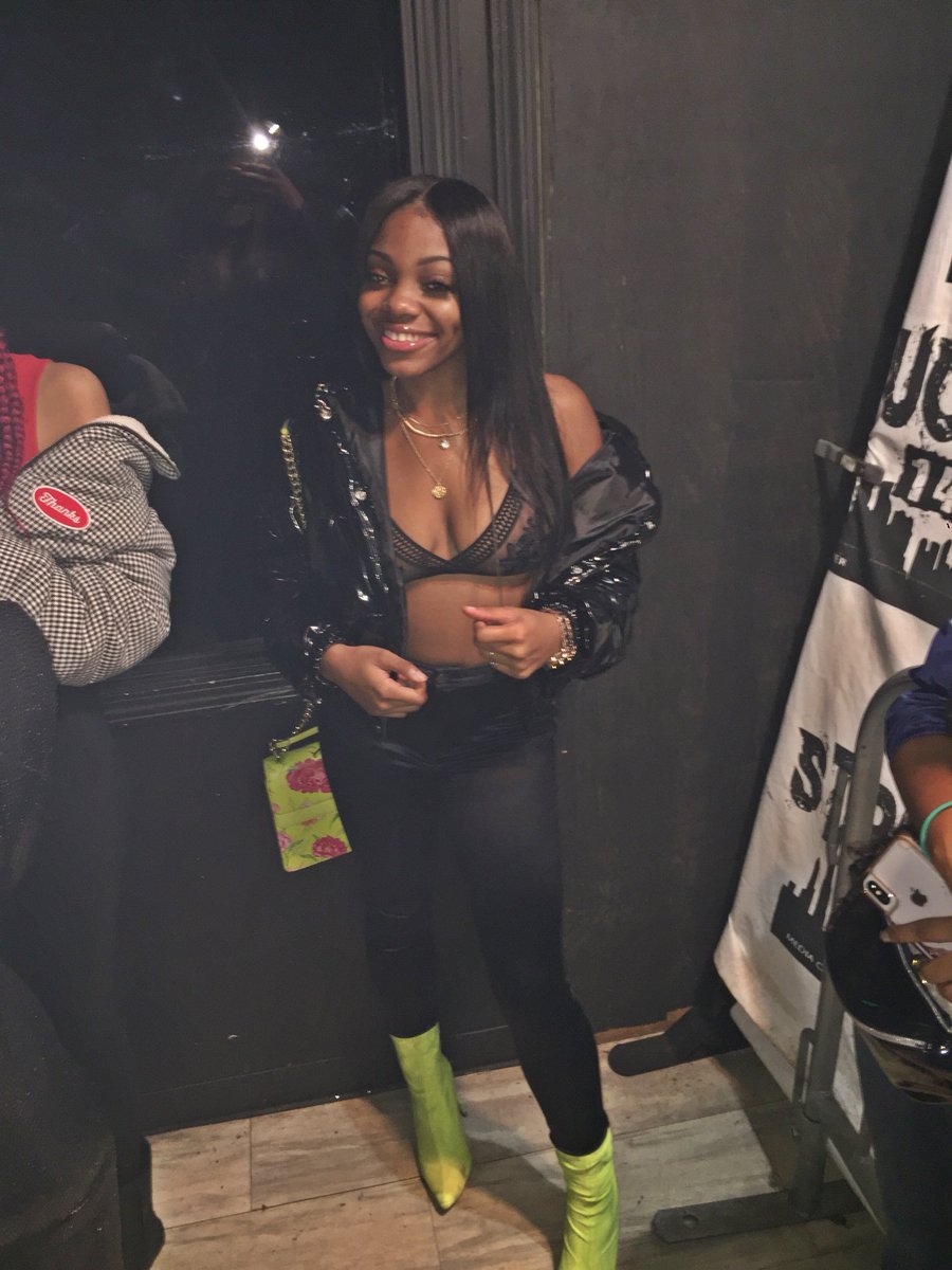 bossxtierra's tweet photo. maybe I’m just too G for ya 🐍💋 https://t.co/BJaOcPXMKZ