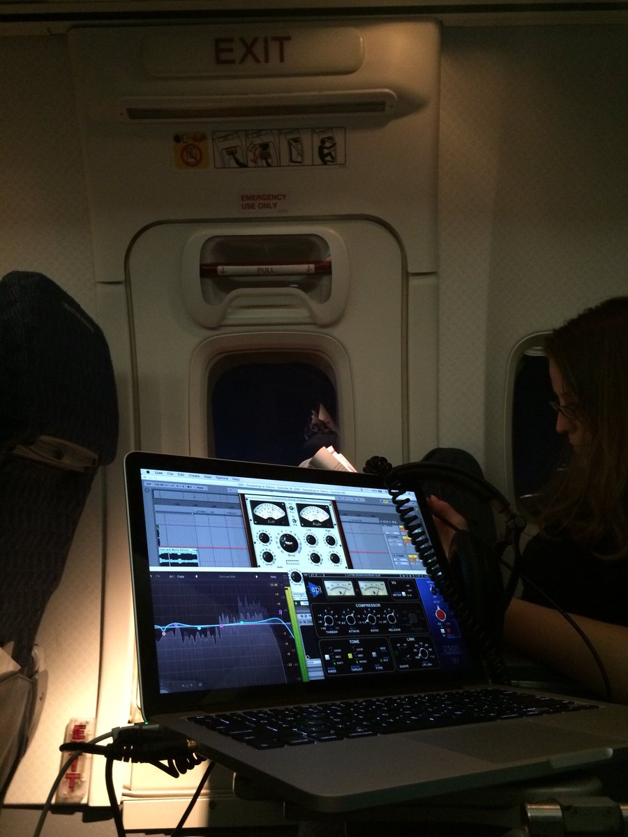 decnu's tweet image. Exit row for leg room and techno production #technoproduction #miamitechno