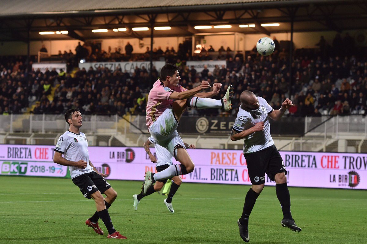 palermocalcioit's tweet photo. 📸 La photogallery del pareggio sul campo dello Spezia #SpePal
➡️ https://t.co/DNLNEBNqyN https://t.co/ccmvKYrmbt