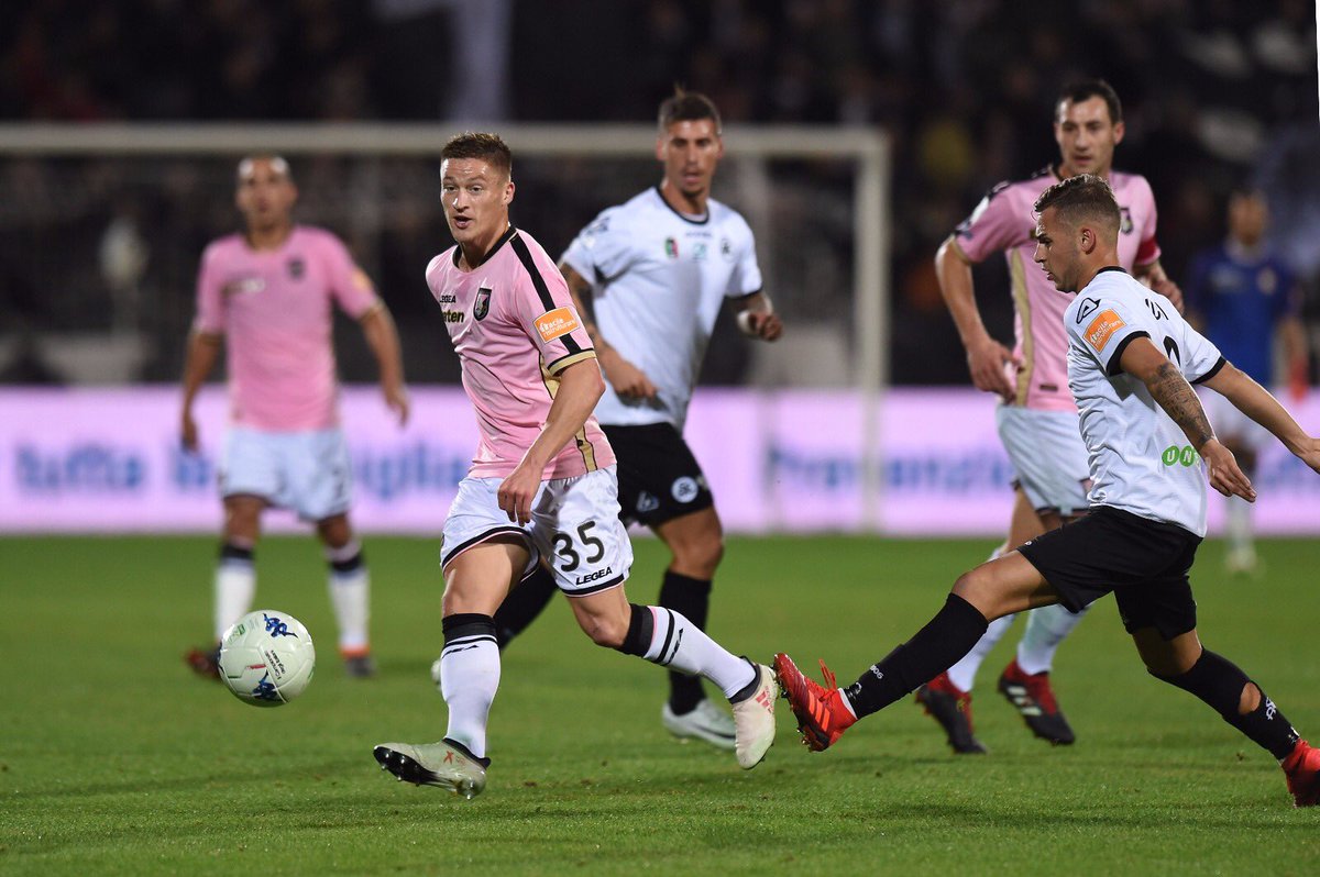 palermocalcioit's tweet photo. 📸 La photogallery del pareggio sul campo dello Spezia #SpePal
➡️ https://t.co/DNLNEBNqyN https://t.co/ccmvKYrmbt