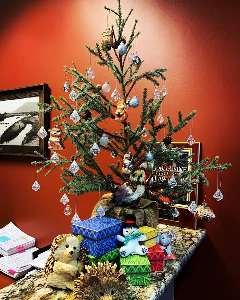ParsonsGoltry's tweet photo. Wishing you all a Happy Holiday season and a prosperous 2019 from all of us at Parsons &amp; Goltry. #patent #patents #trademark #trademarks #invention #innovation #innovative #innovations https://t.co/mdUHLFO428