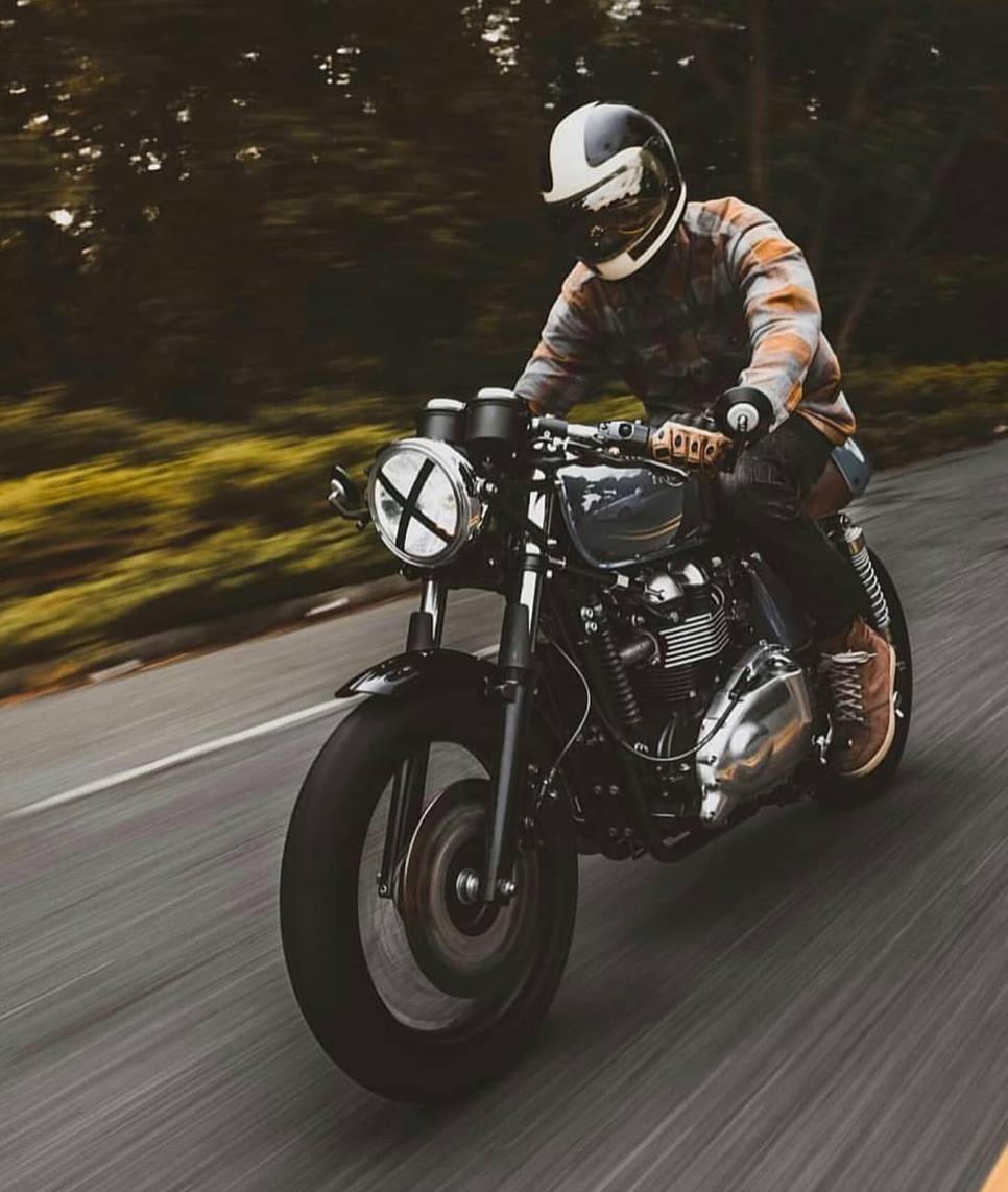 #getoutandride | Make time for what's important this holiday season. | Photo Cred: @caferacer_world IG
---
#AIMExpo #caferacer #vintagebikes #motorcycles #powersports