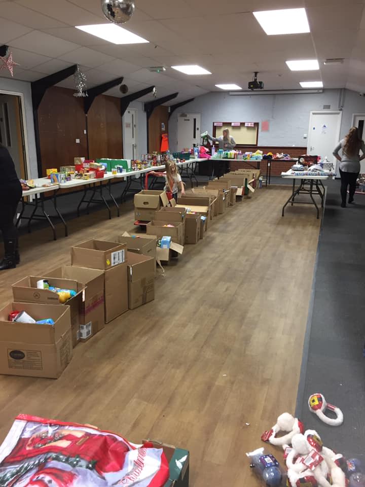 eric_hewson's tweet photo. Busy day yesterday packing up all our hampers for family's &amp; the elderly, thank's to all our volunteers for all the help. #Norwich #Christmas #charity https://t.co/WoTSTknHDx