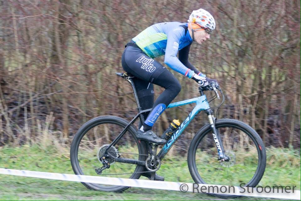 MTBteam_com's tweet photo. Beach or mud it doesn't matter to Bram. On profiled tires he took another podium finish today during the Rabotop in Enkhuizen 👏
#mud #mudmasters #mudking #mudbike
📷 Remon Stroomer https://t.co/iTmJQ982Cn