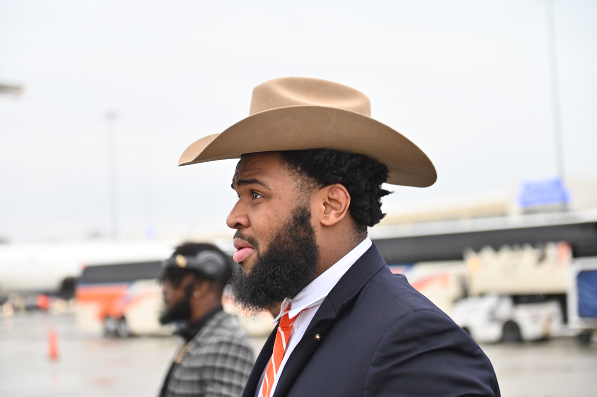 ClemsonFB's tweet photo. The 🤠 are back. #CFBPlayoff  |  #ALLIN https://t.co/YyVkXSyb6D