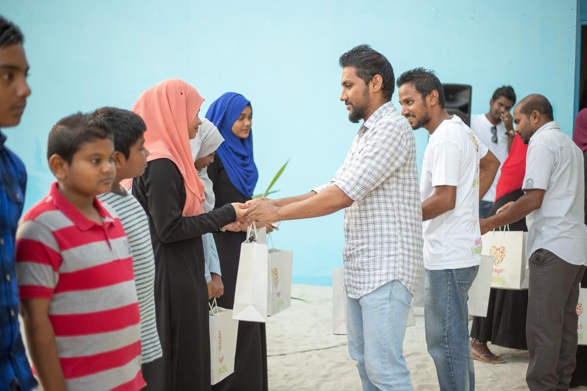 alirasheedahmed's tweet photo. ރިނބުދޫ ސްކޫލުގެ ދަރިވަރުން 2018 ވަނަ އަހަރު ހެނދުނު ނާސްތާކުރީ ކިރުތަައްޓާއި ދޮންކޭލާއި ކުކުޅު ބިހުން.
#EatRightRinbudhoo
#naasthaaprogram
@EducationMV @aisthly https://t.co/tIwAIwE0Ok