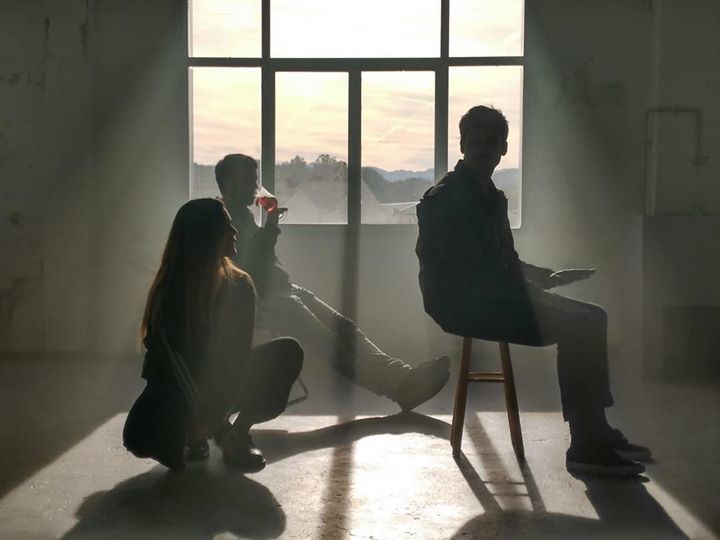 NerabeBand's tweet photo. Volvemos para Donosti con cosas muy guapas grabadas. Brutala @arrate.studio @arriguri -ko jendean lana, gora zuek🖤
.
#new #music #video #clip #directo #zuzenean #tokion #zai #band #nerabe https://t.co/kvrXHxdMnk https://t.co/xuDSt0sBAN