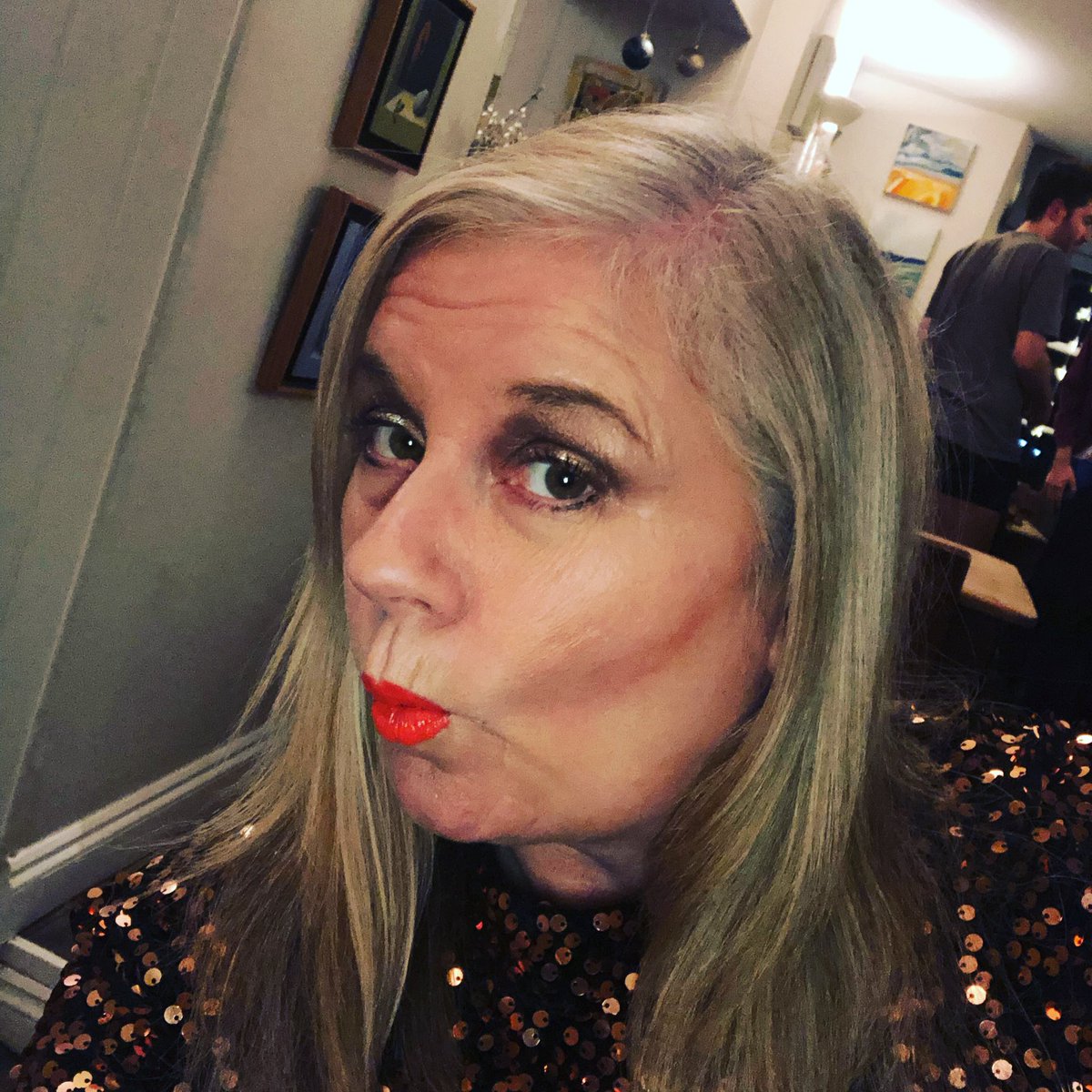 thealisonedgar's tweet image. Bingo Bango a swap from pink to orange 🍊 for the festive season !!! #troutpout