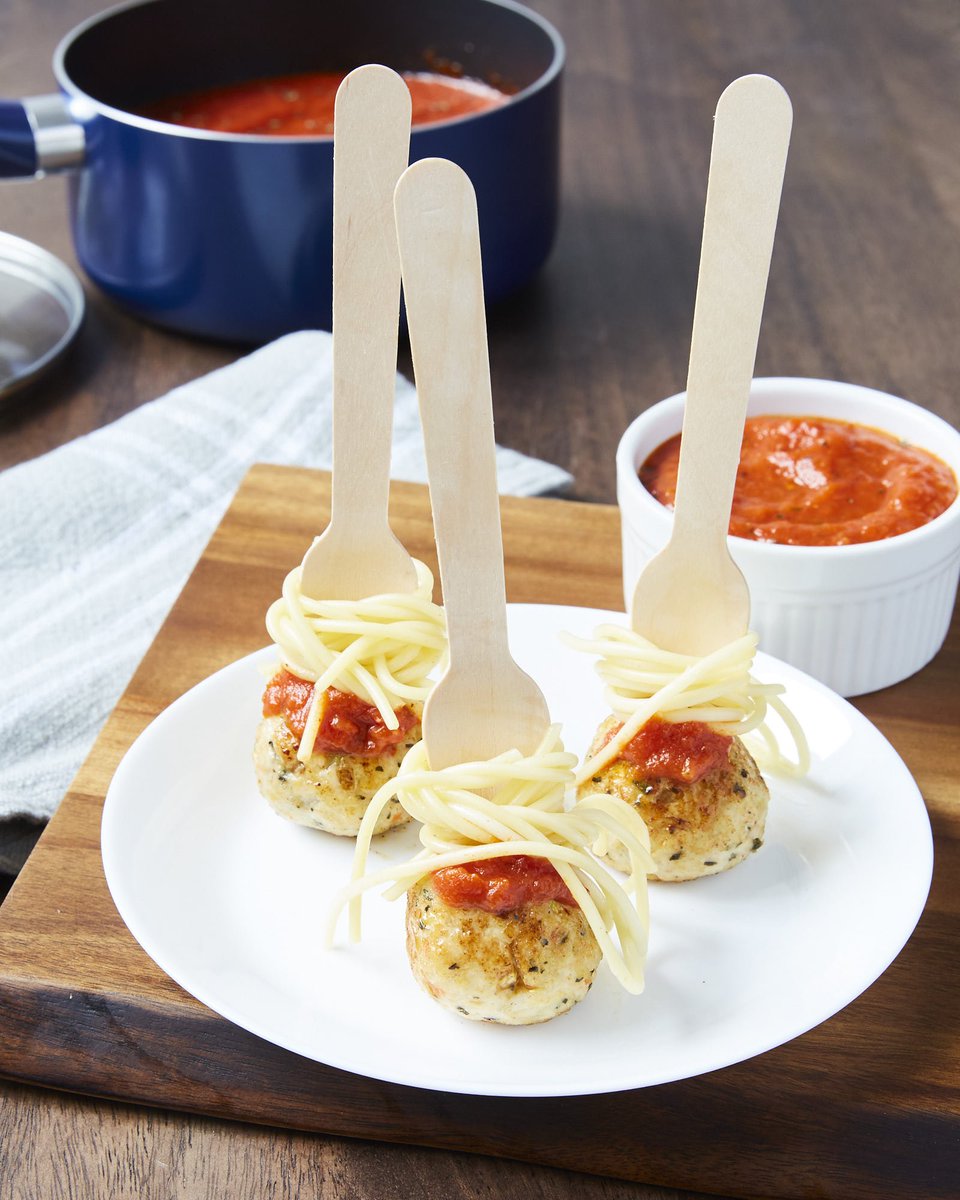 Need a #kidfriendly recipe? Try these chicken and veggie meatball dippers that are as fun to make as they are to eat!🍝.
 #FunWithFood #HealthyMeal