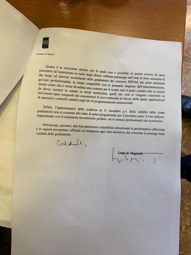 ComitatoIdoneiN's tweet photo. Grazie  anche sindaco @demagistris siamo riusciti ad ottenere la proroga delle graduatorie  #ripam2010 ora attendiamo l’ulteriore passo che ci conduca all’assunzione degli #idoneitecnicieamministrativi  @alessandrasardu
@ale_clem
@AssRobertaGaeta @penny641 @CarmenOlivieri1 https://t.co/VQY7wcf33d