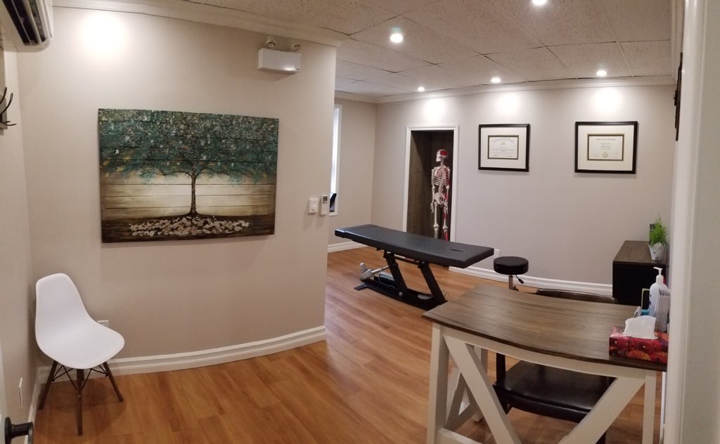 Body_mechanik's tweet photo. Degrees are hung and the final touches in the office finished!.
.
.
#degreesareup #finishedschool #finaltouches #officeart #osteopathy #elora #fergus #downtownfergus #fergusbia #osteopathyclinic #bodymechanik https://t.co/CuwhGcclL6