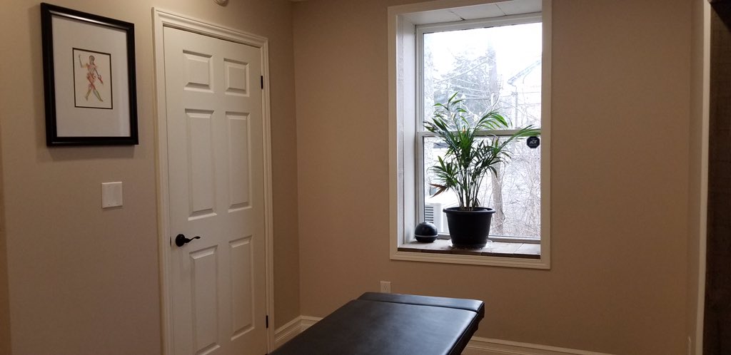 Body_mechanik's tweet photo. Degrees are hung and the final touches in the office finished!.
.
.
#degreesareup #finishedschool #finaltouches #officeart #osteopathy #elora #fergus #downtownfergus #fergusbia #osteopathyclinic #bodymechanik https://t.co/CuwhGcclL6