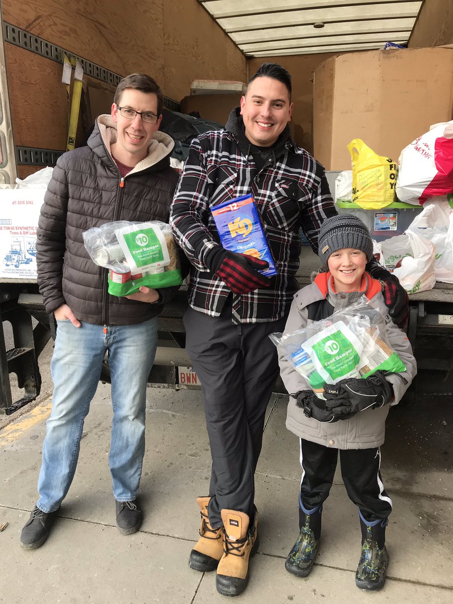 Dan_Timmermans's tweet image. Oscar and I helping out @TheDanJohnstone at Sobeys Southbrook load up for the Edmonton food bank. Thanks Can Man Dan for all you do for the community! Helping those less fortunate have a Merry Christmas. #manyhandslightwork