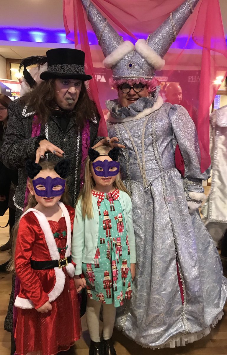 MightyLGames's tweet photo. Fantastic time at #BridPanto 
Well done everyone, if you haven’t been yet then you really should.

@lloydwarbey @vinny64 @Alexander_LE3 #bridlington #bridlingtonPanto https://t.co/b8IpHN4SOj