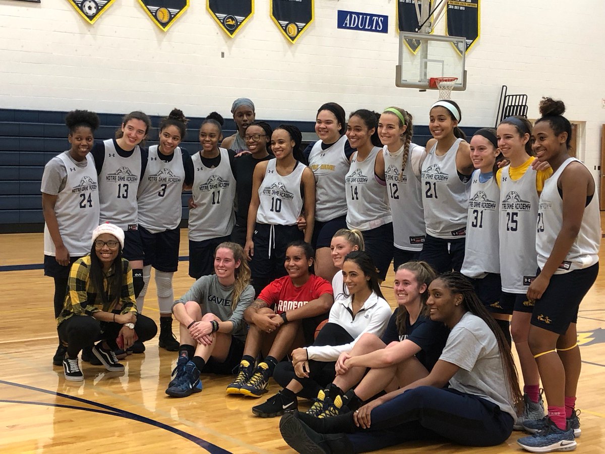NDAbasketball's tweet photo. It was great having former players back in the gym today to share experiences with this year's team. #ndabasketball #family https://t.co/jDnVqobd3P