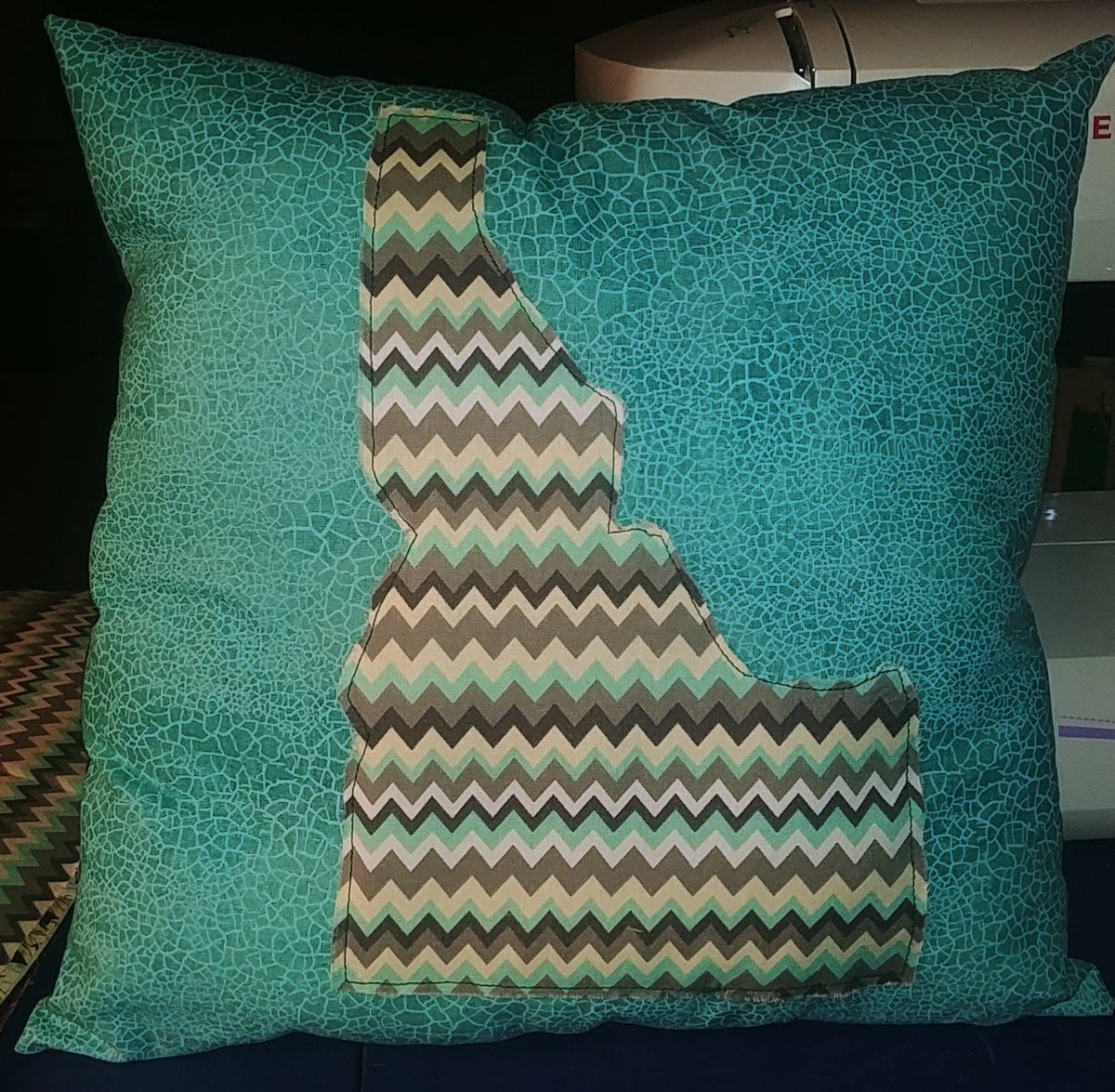 BarnChicksFarm's tweet image. Pillows for sale. Any state can be done. $15 each plus shipping.