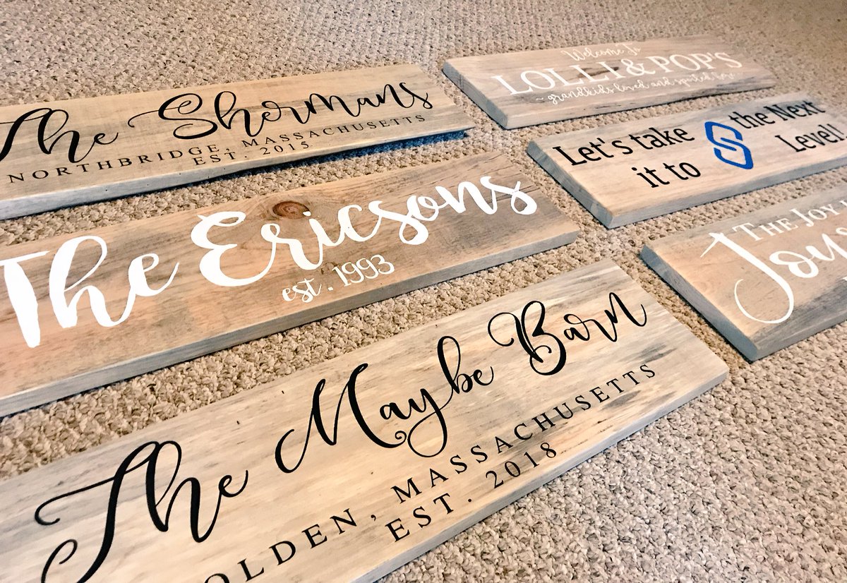 linds_adkins's tweet photo. The last batch of Christmas orders are all done! 😍 https://t.co/nv86bA5ArJ