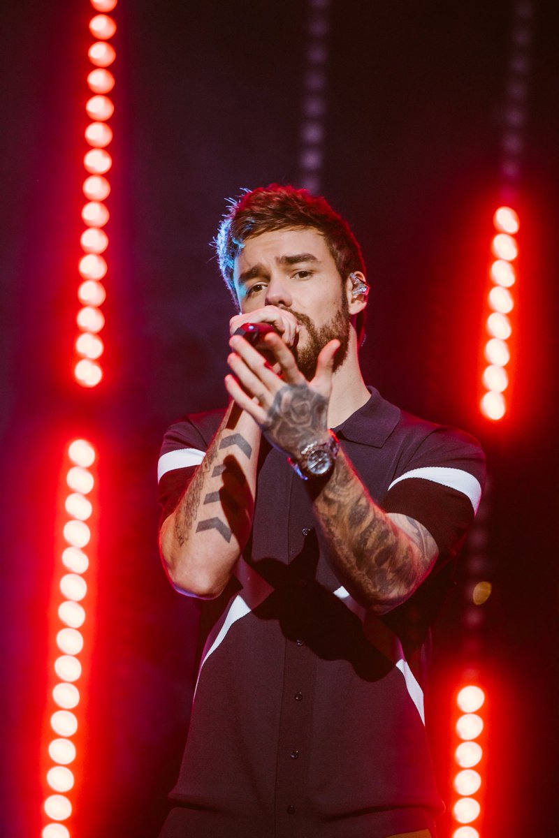 ProjetoWMYB_PT1's tweet photo. Qual a música preferida de a carreira a solo dos meninos?
#DirectionersHelpingOthers https://t.co/IT7sdfA3qO