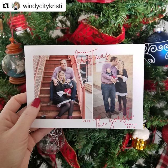 Greeting cards have all been sent...and we hope this one from <a href="/windycitykristi/">Kristi</a> lands in our inbox! How cute! #tistheseasonsunday #santagrammers #chicagogrammers bit.ly/2TdkCVJ