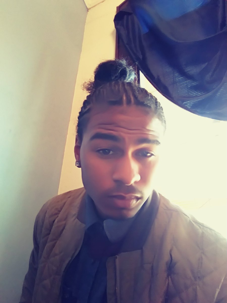 Racket_Launcher's tweet image. Was feeling the man bun