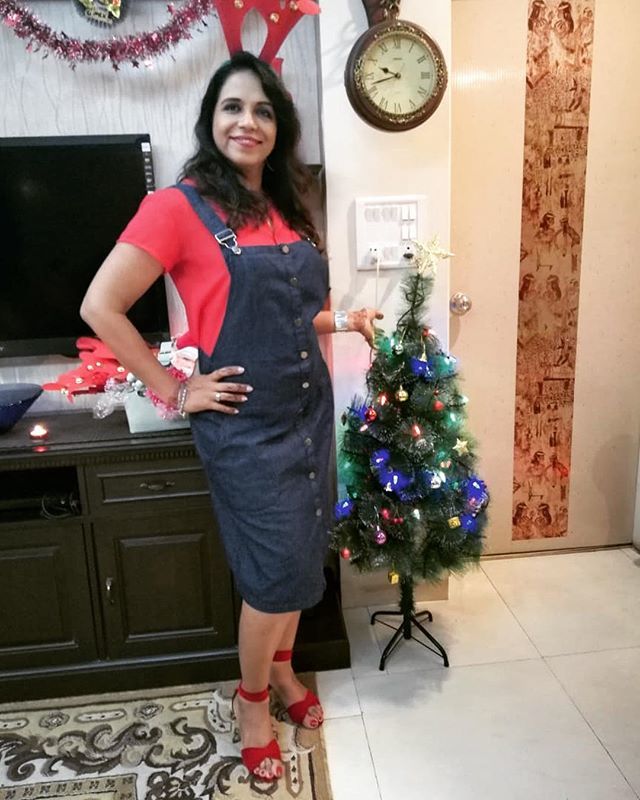 rashidakapadia8's tweet image. It’s not what’s under the tree that matters, it’s who’s gathered around it 💝. #ootd #redtheme #christmastree #xmasparty #christmaslove #familytime #friendshipgoals #imageconsultant #orchidcompletemakeovers #personalitydevelopment #missiongroomindiaIt’s not what’s under the t…