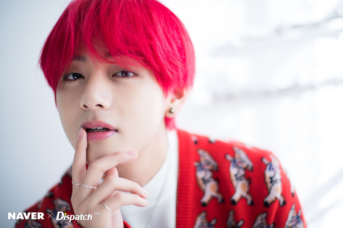 Yesswayland's tweet photo. BTS X NAVER X Dispatch!

#TAEHYUNG #태형 @BTS_twt  #V https://t.co/6ckTVRlqKQ