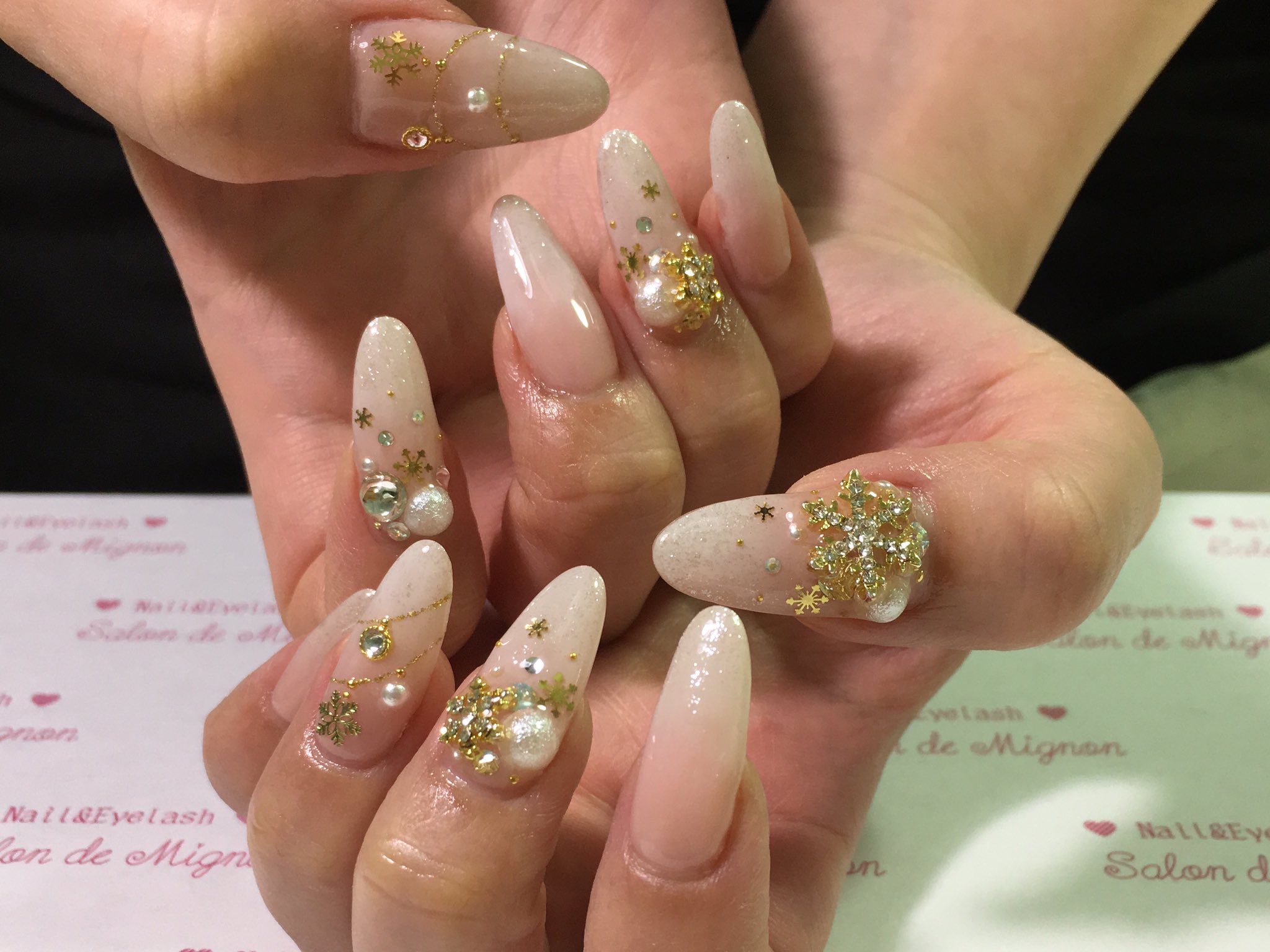 Salon De Mignonサロンドミニョン オリジナルデザイン オリジナルネイル 冬ネイル ロングネイル ベビーブーマー ベビーブーマーネイル 雪の結晶 雪の結晶ネイル コットンパール T Co Rpztom8feo Twitter