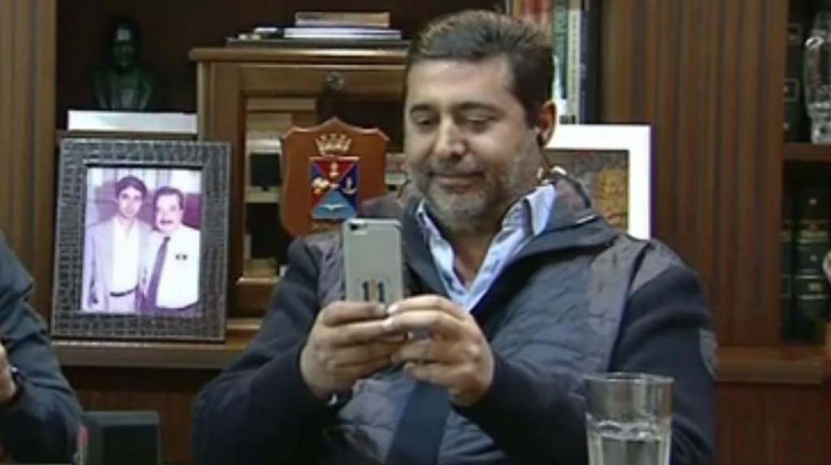 elpollo_35's tweet photo. Mientras tanto Angelici ya piensa reemplazar a Izquierdoz por el pibito que le saco la pelota al Pity Martínez... https://t.co/LjBdRw5WI6