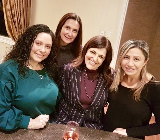 protomanni_TD's tweet photo. Together again for the holidays!  Welcome home Lisa!  #MerryChristmas🎄 #besties4life  #missurosa ⁦@colangelo_lisa⁩ ⁦@rmagroe⁩ https://t.co/lKmYgpITXl