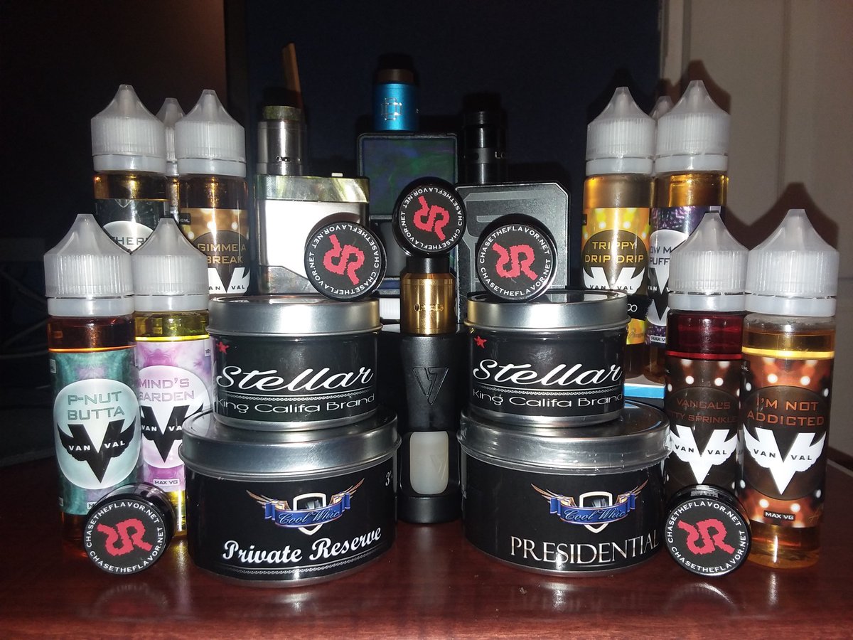 The king #ohmboyoc by @Desiredesirecn his army! @CoolWhic_Mark cotton packed full of amazing flavors with @VanValVapor juice, powered by those @RR_Coils! If you can't stand by the products you rep, step aside! Not one of these companies will leave you unhappy! #vapeporn #vapefam